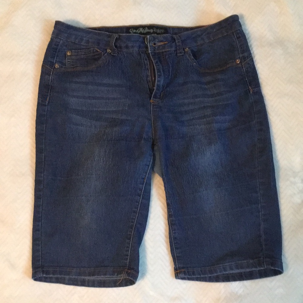 Love my booty Shorts by Thread Market size 13